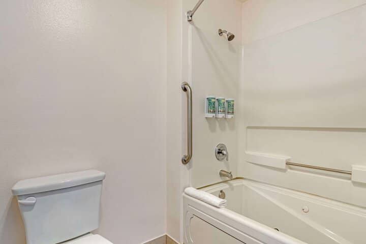 Room 22 of 33
